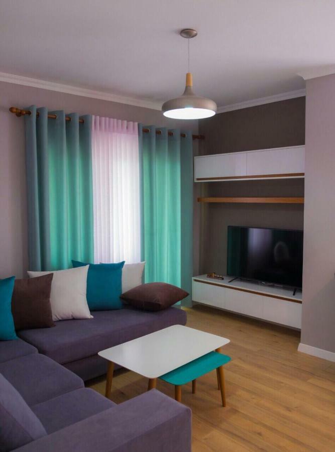 Modern Furnished Apartment With View Tirana Esterno foto