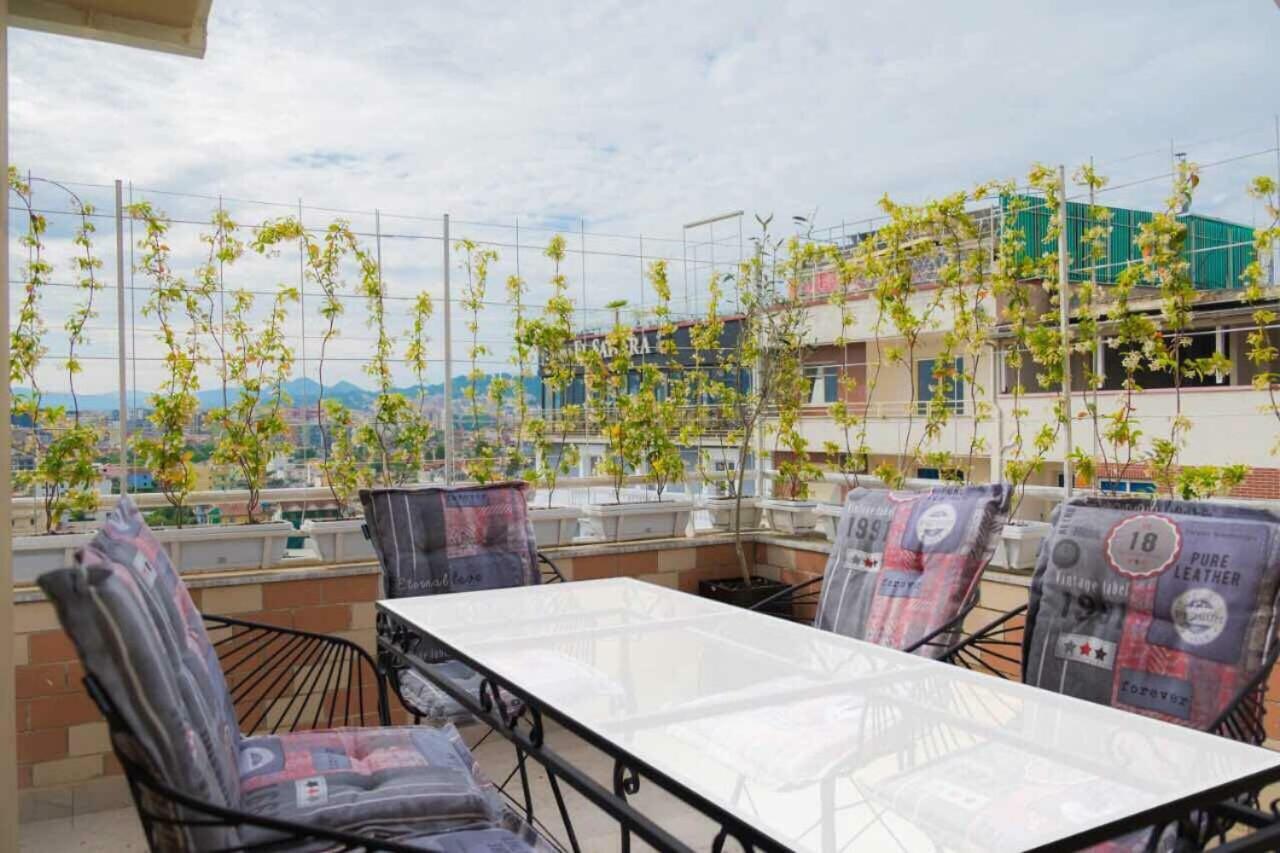 Modern Furnished Apartment With View Tirana Esterno foto