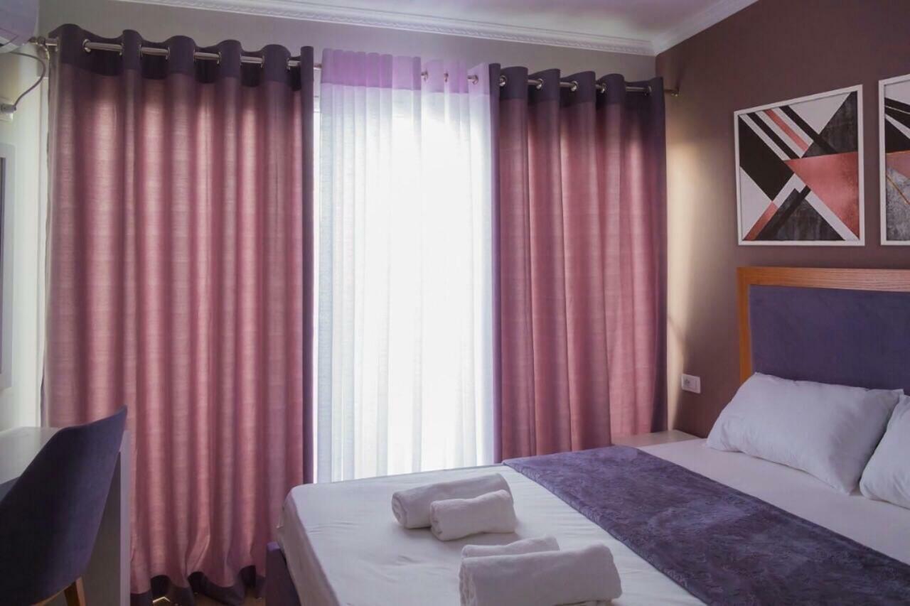 Modern Furnished Apartment With View Tirana Esterno foto